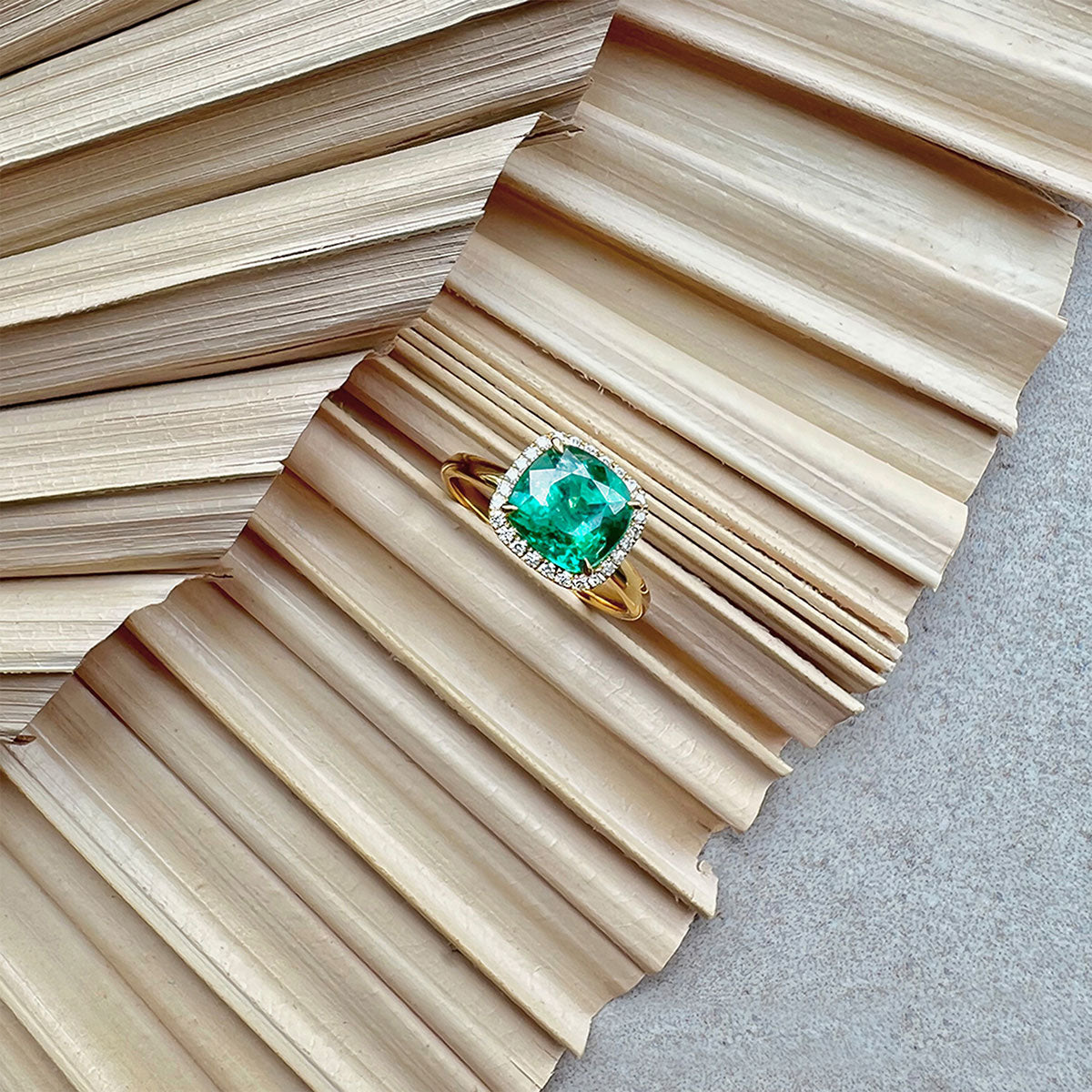 cushion emerald ring diamonds halo in 18ct solid gold