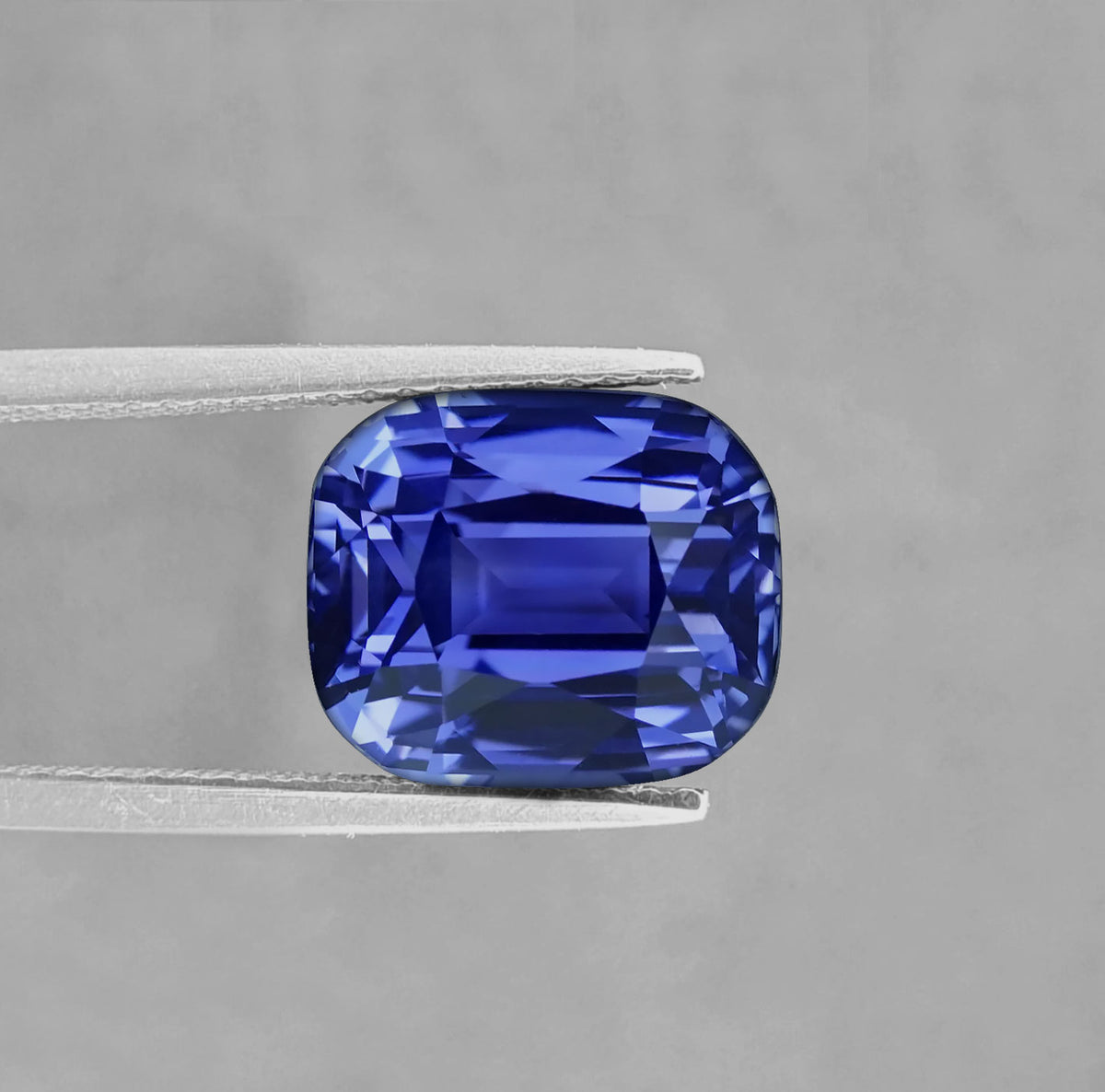 natural cushion sapphire royal blue 