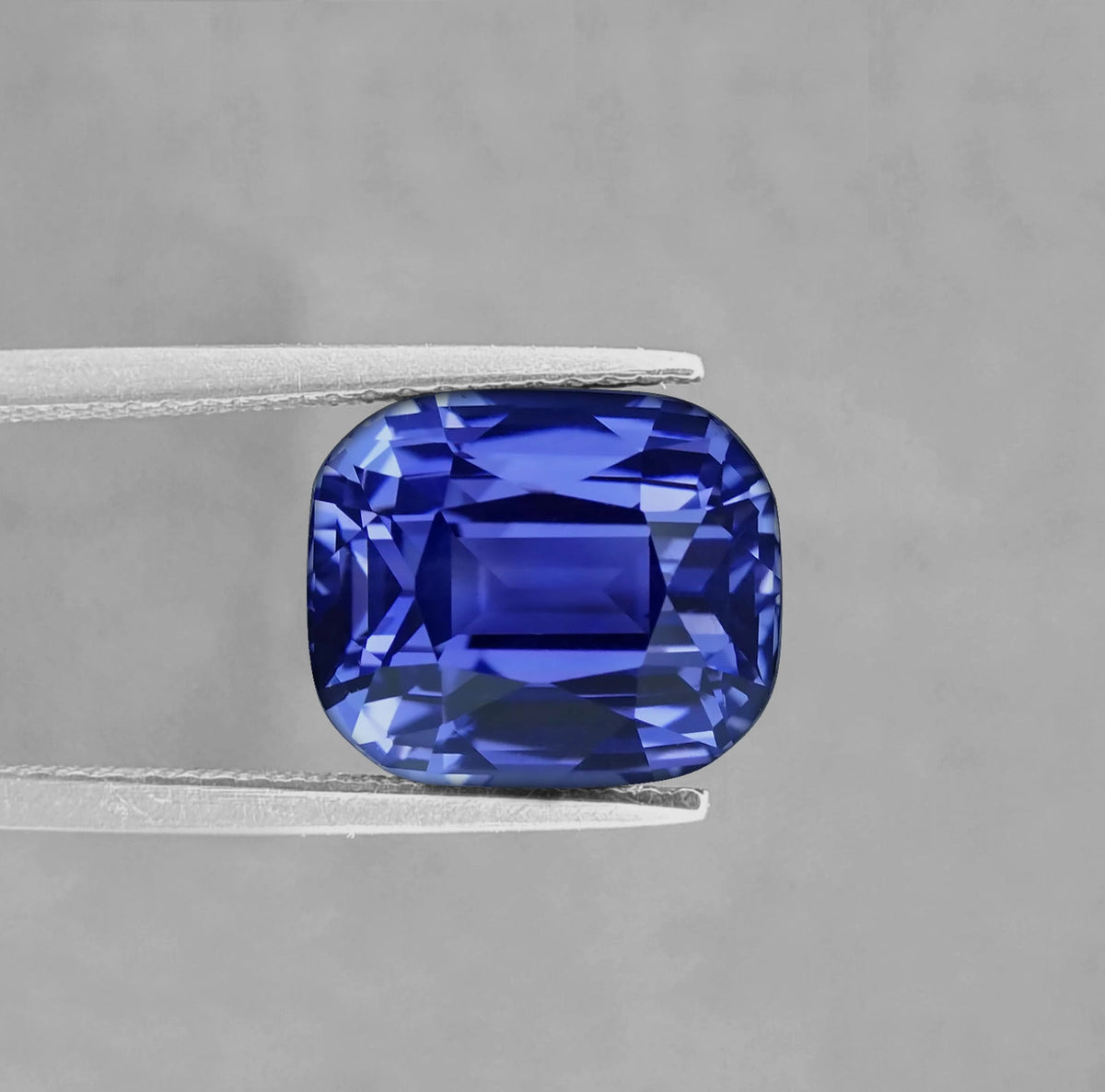 natural cushion sapphire royal blue 